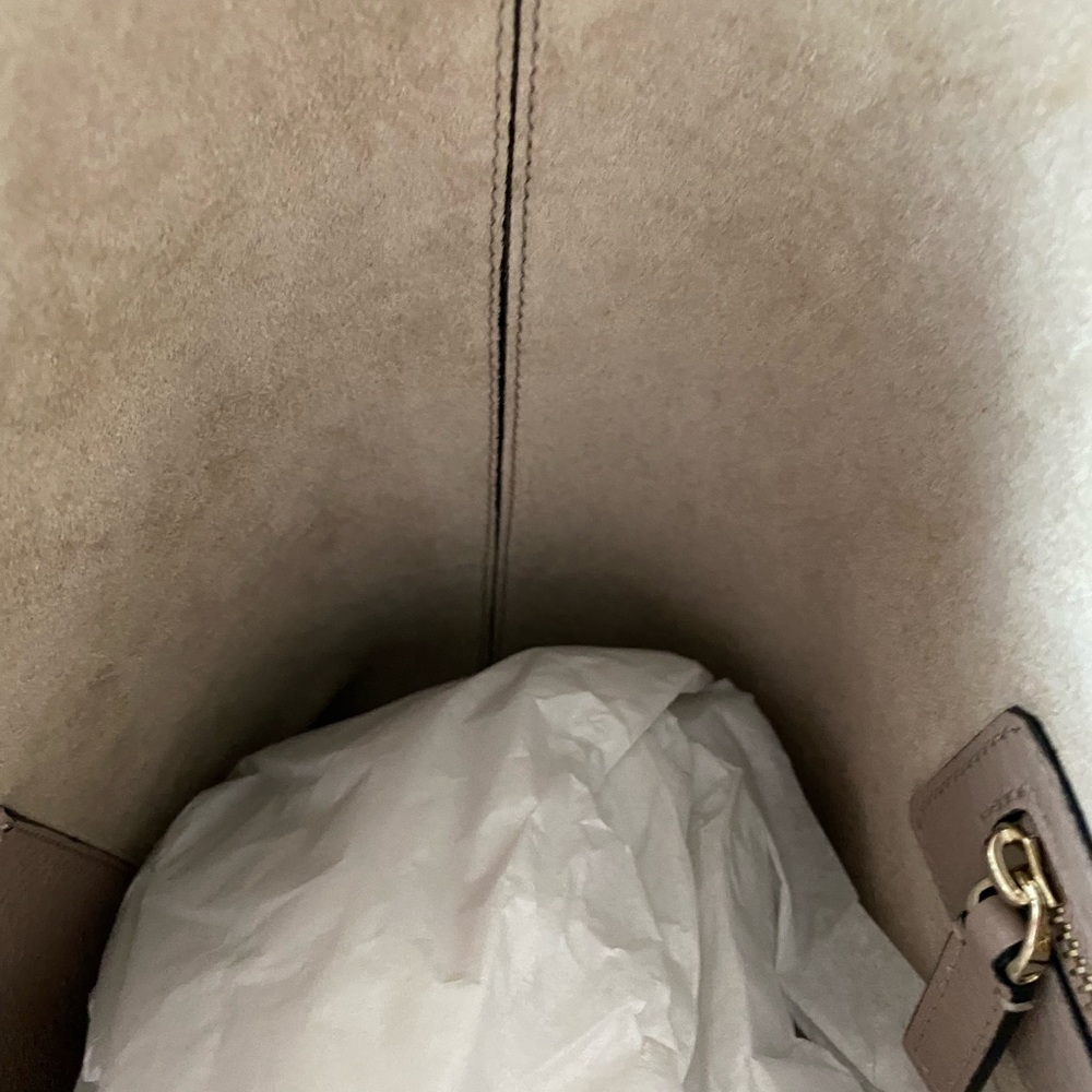 Valentino Garavani Rockstud Shopper. *Brand New* - Picture 13 of 16